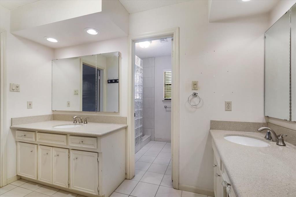 Listing images