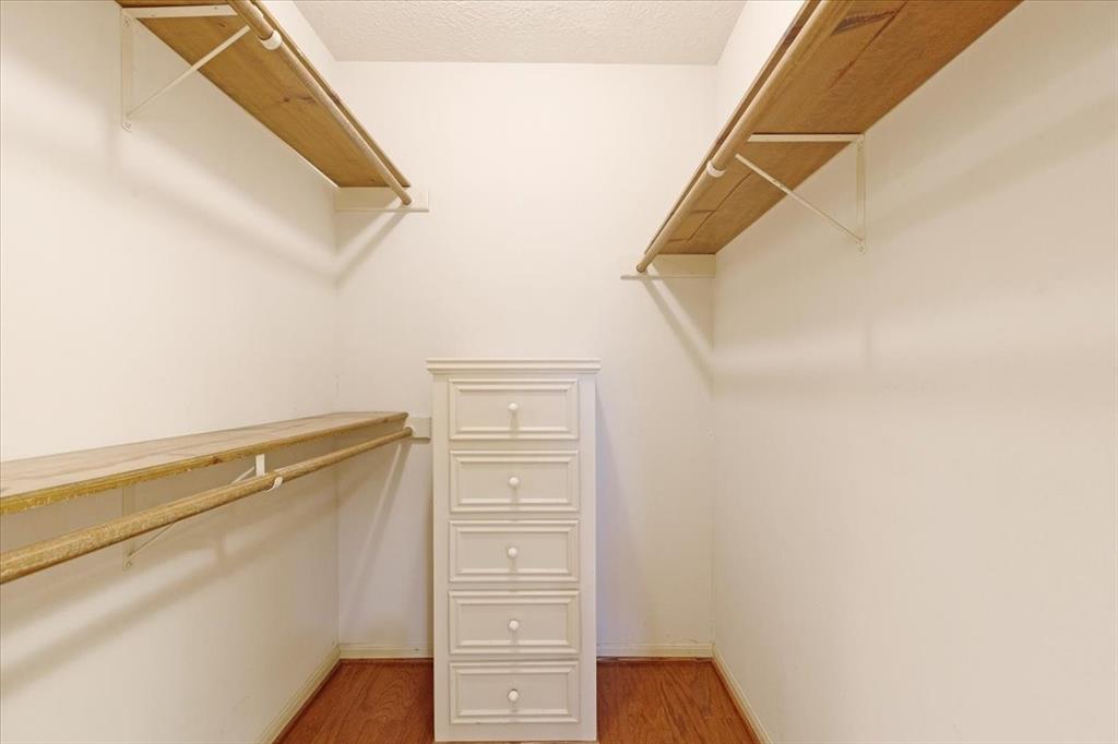 Listing images