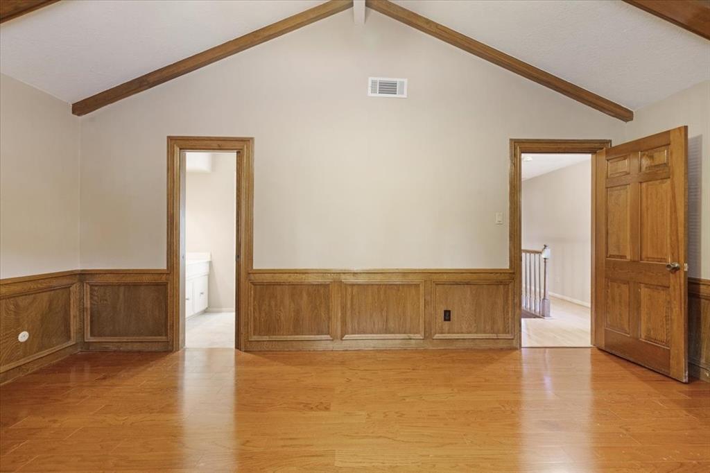 Listing images
