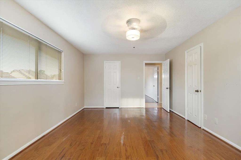 Listing images