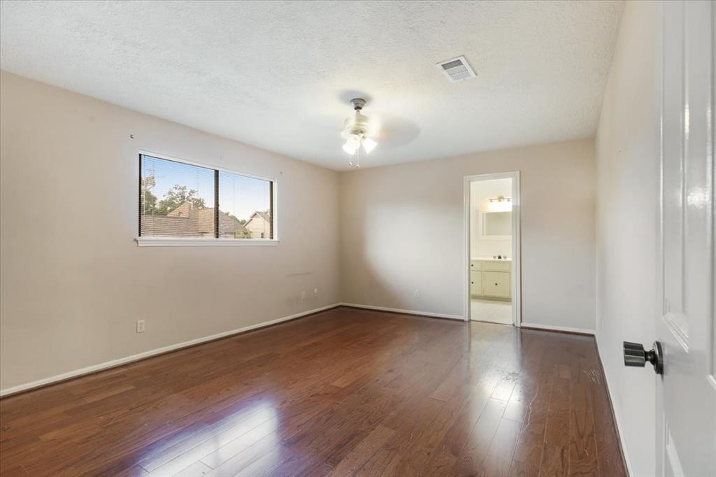 Listing images