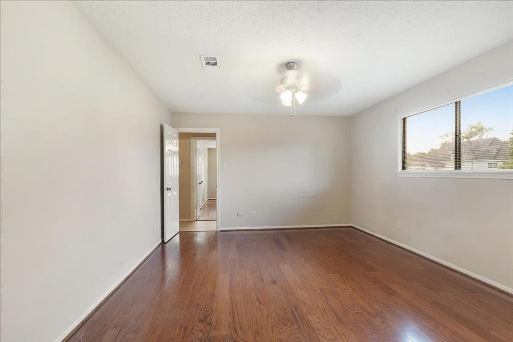 Listing images