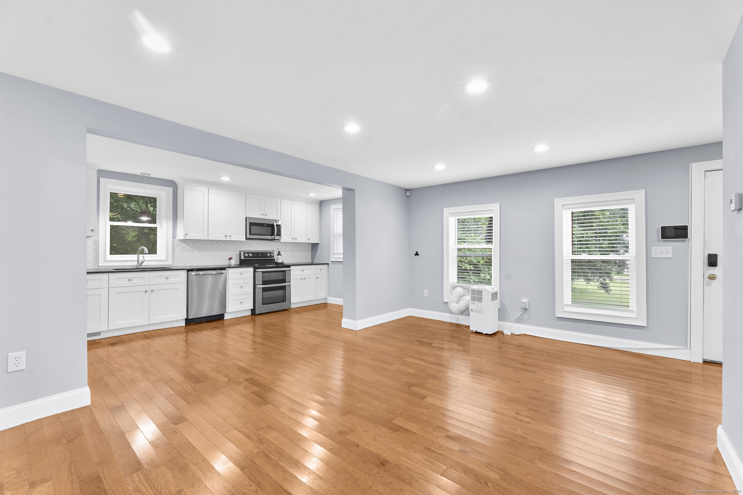 Listing images