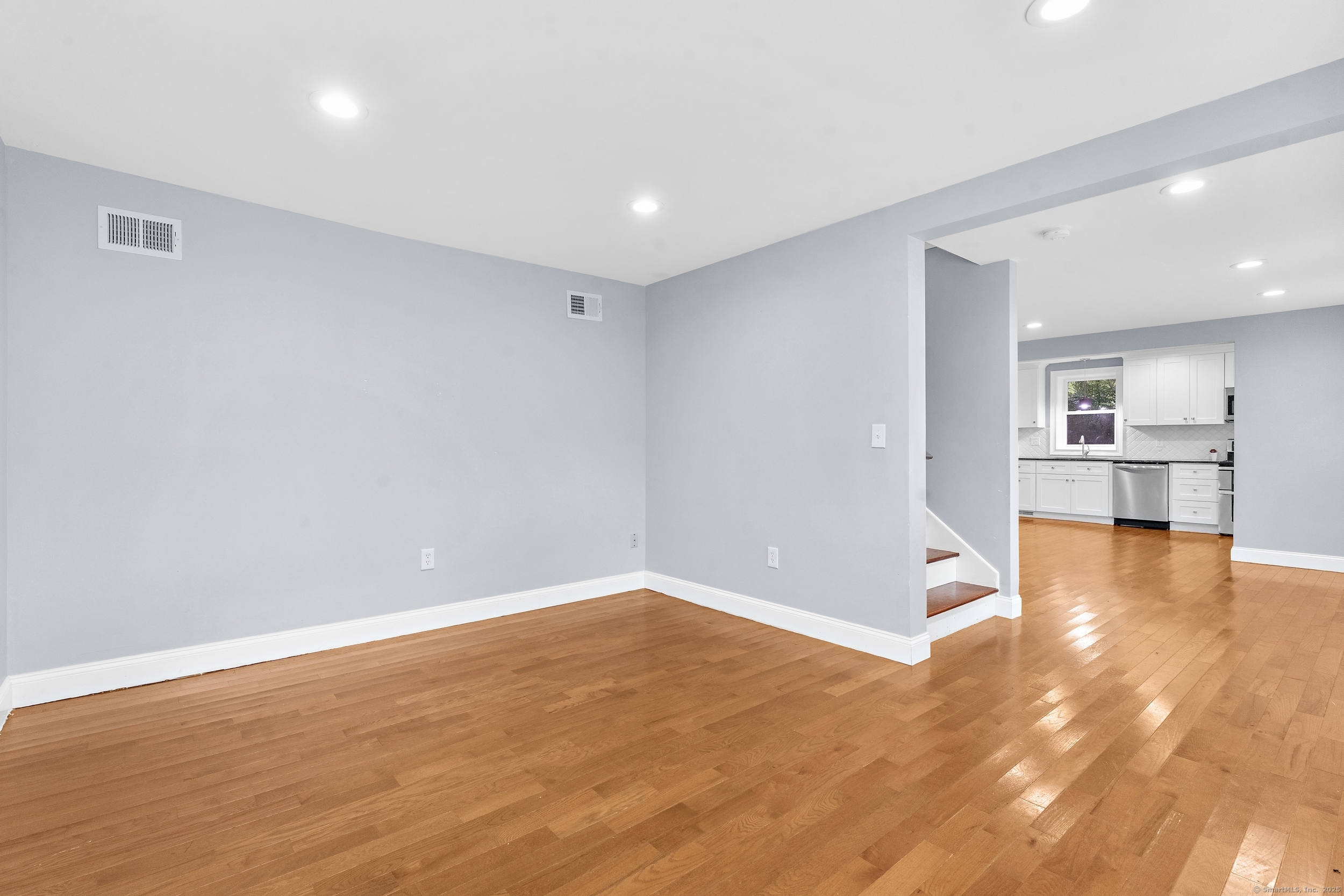 Listing images