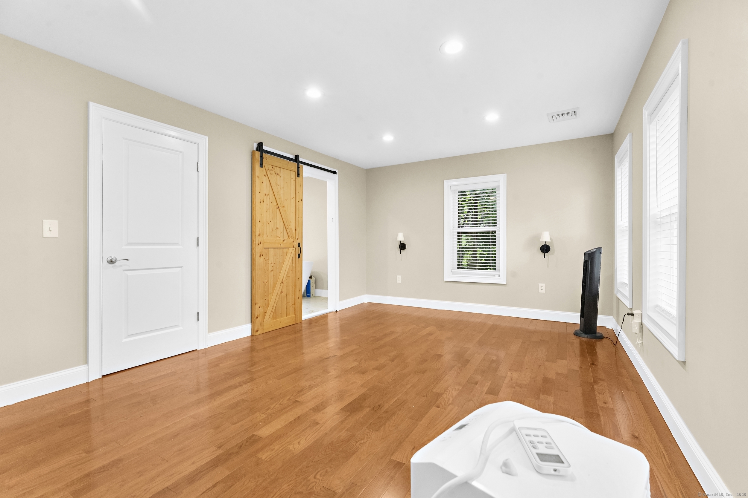 Listing images