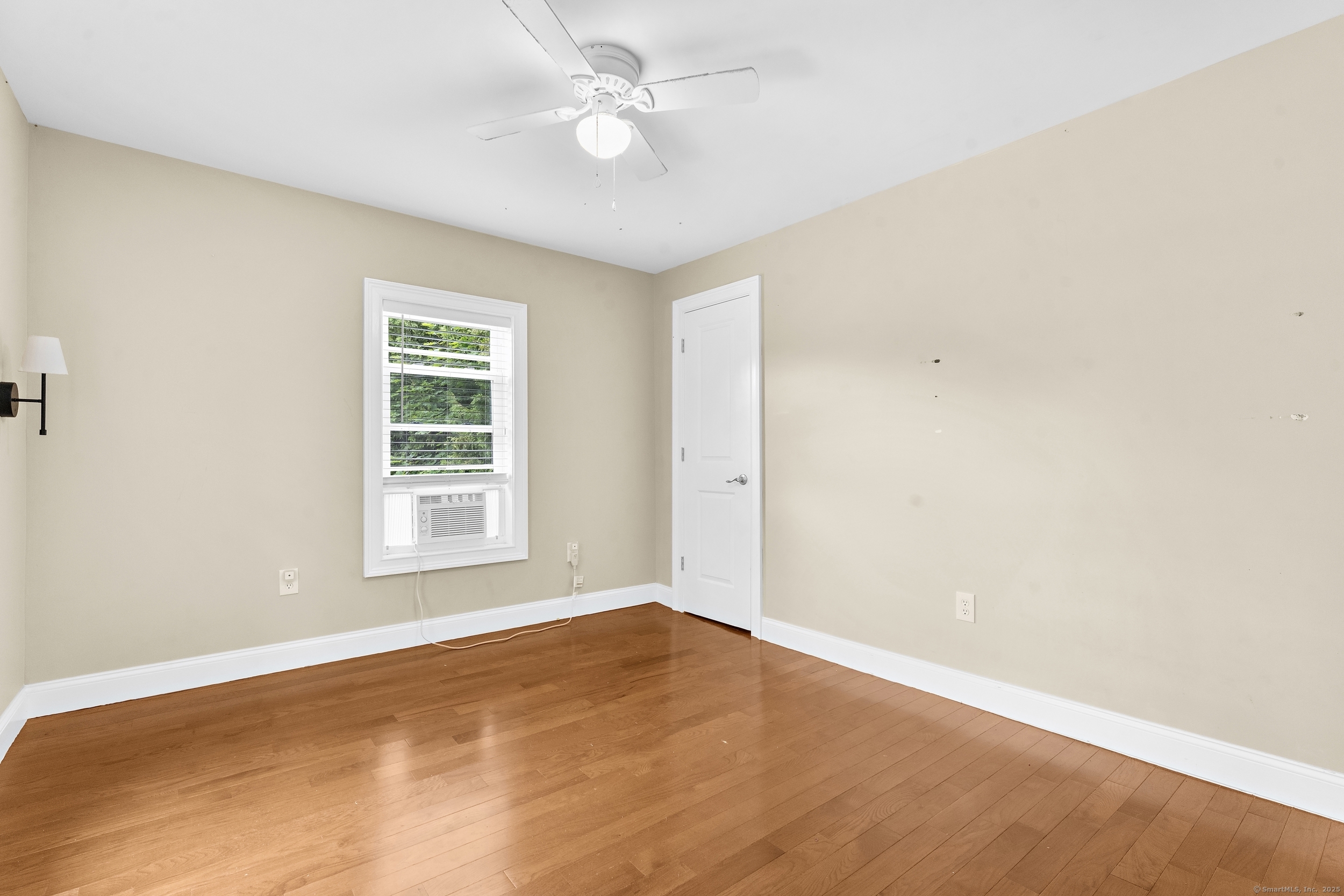 Listing images