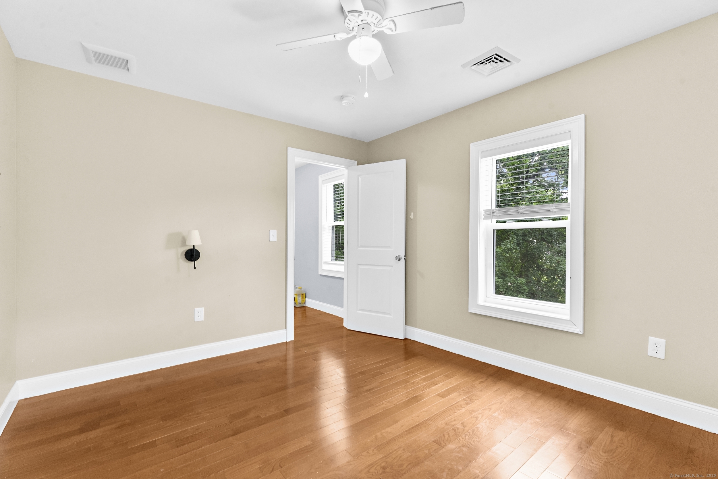 Listing images