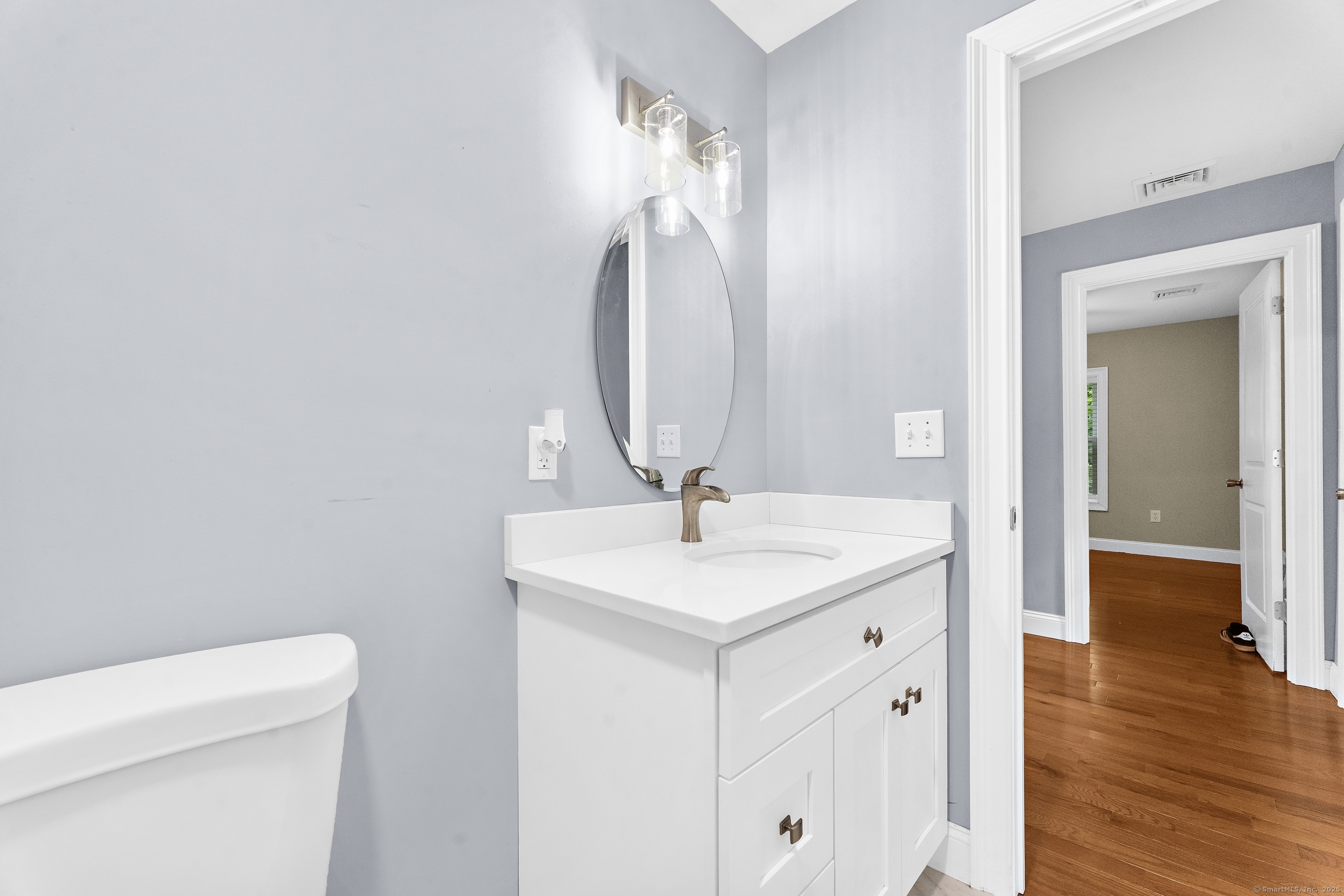 Listing images
