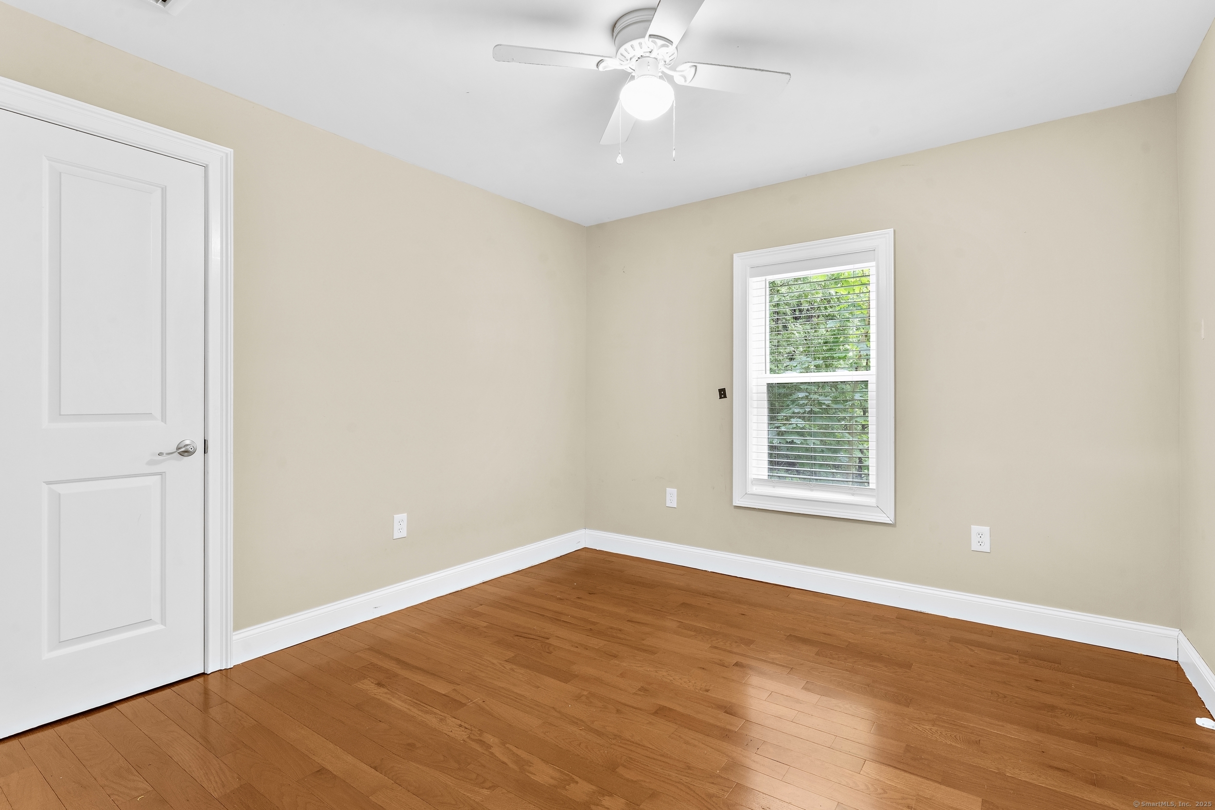 Listing images