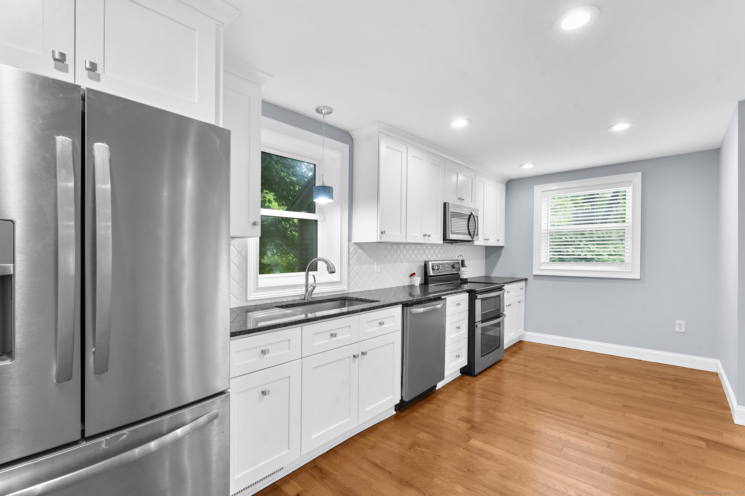 Listing images