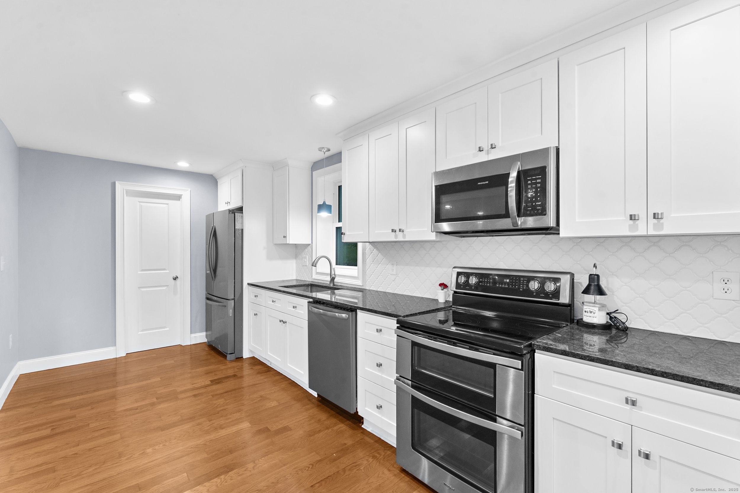Listing images