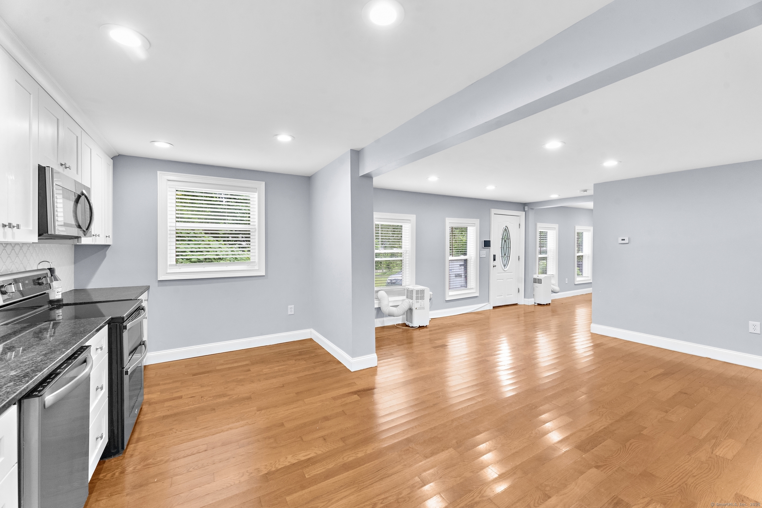 Listing images