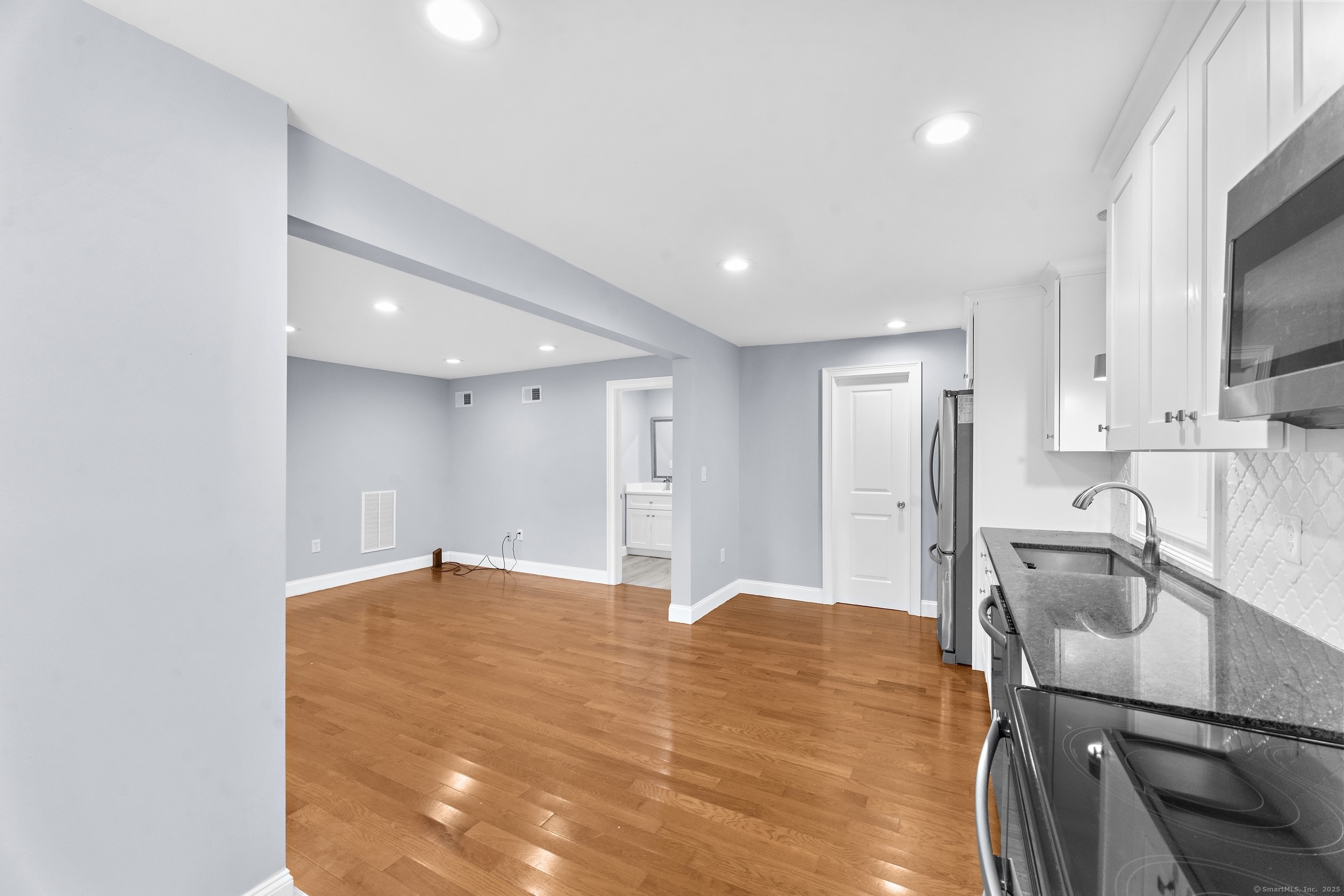 Listing images