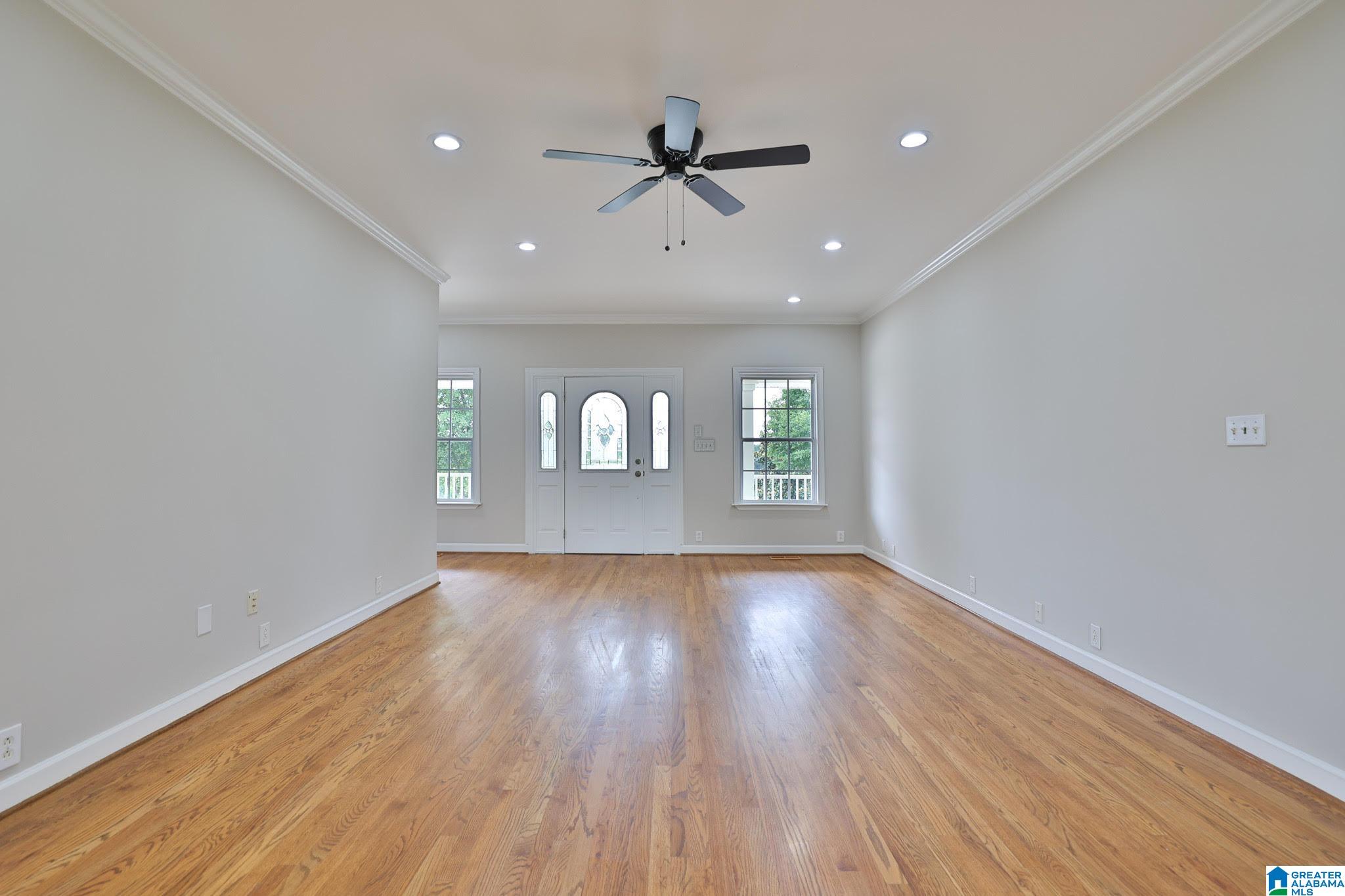 Listing images