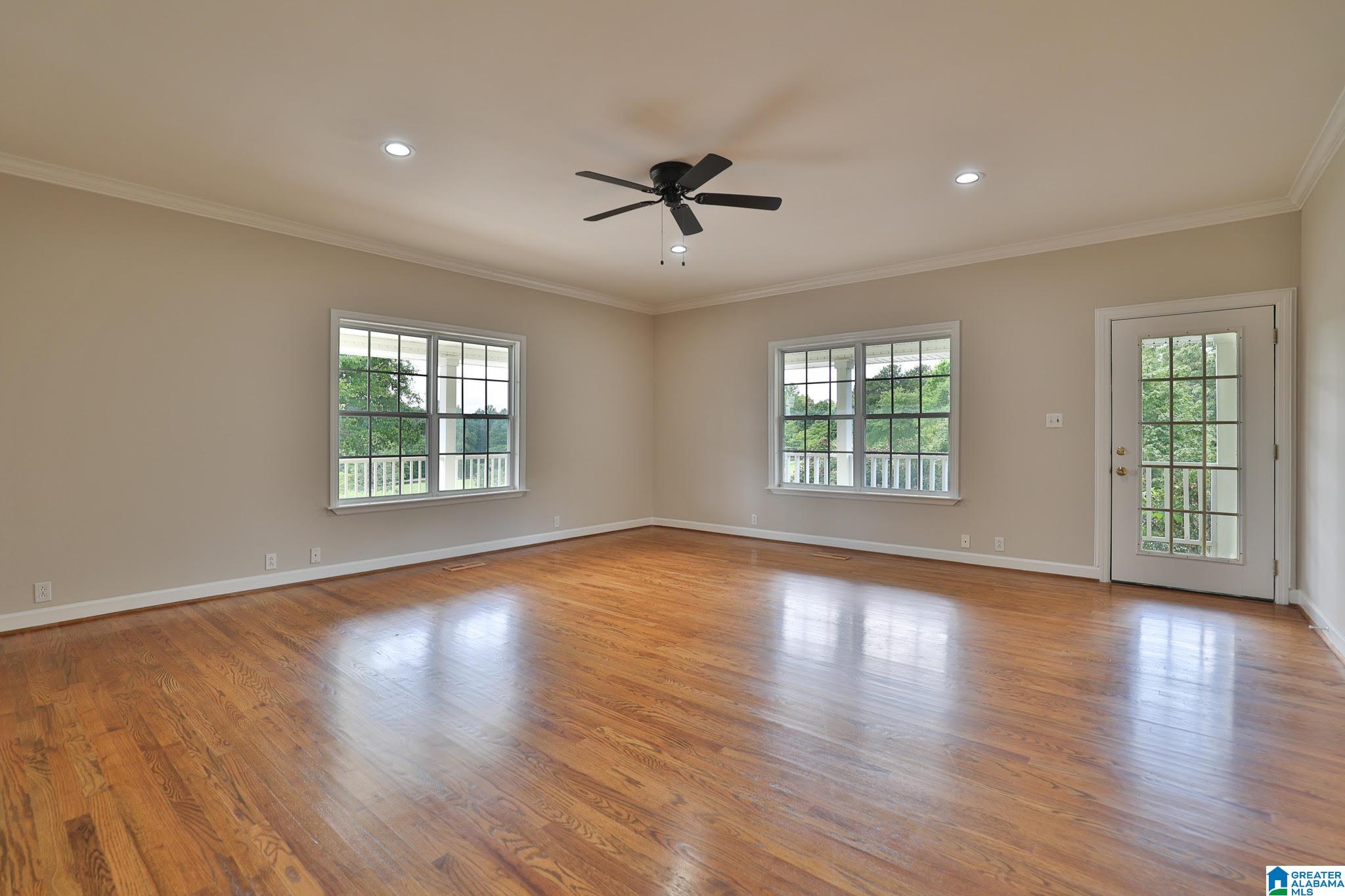 Listing images