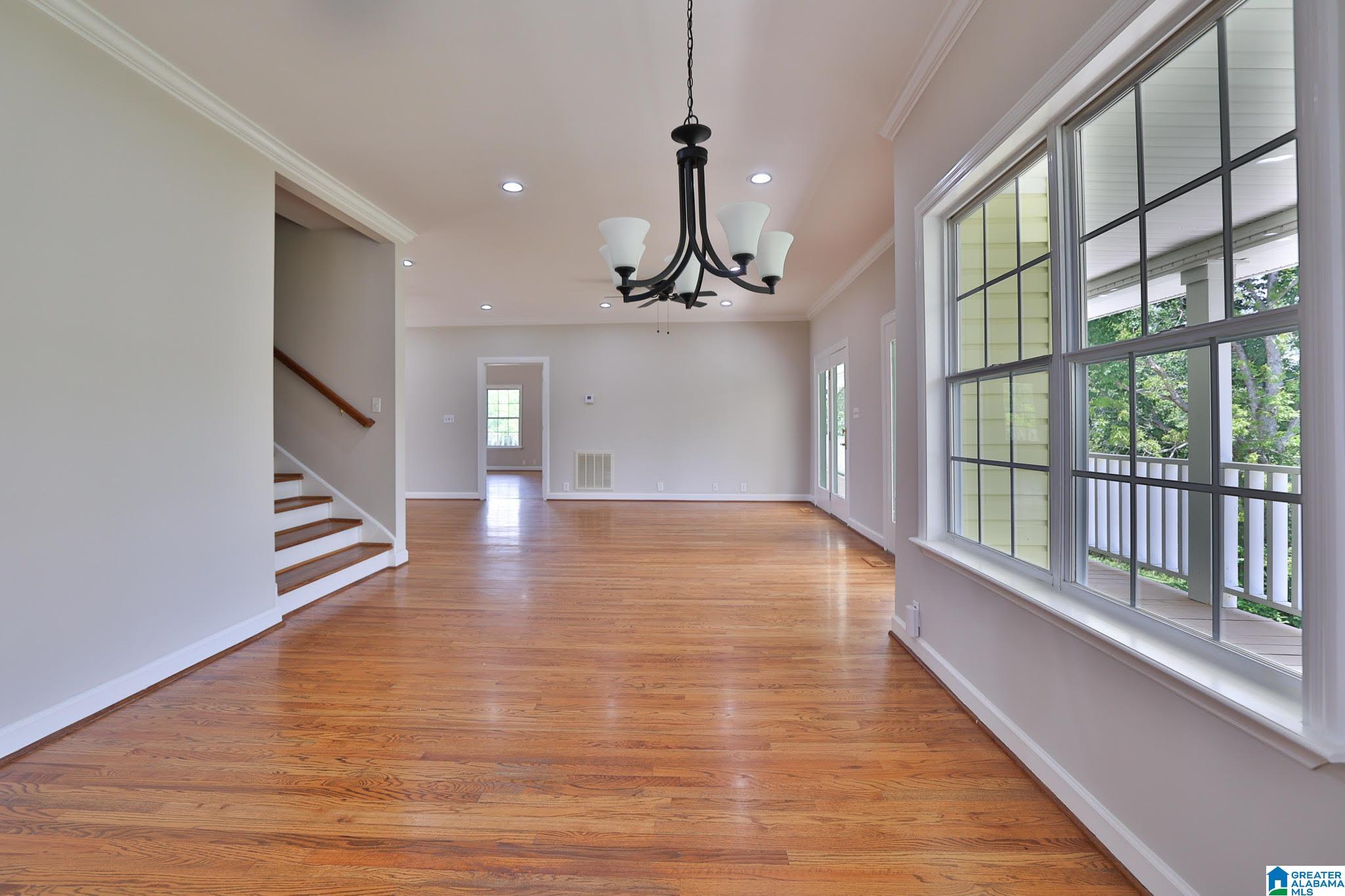 Listing images