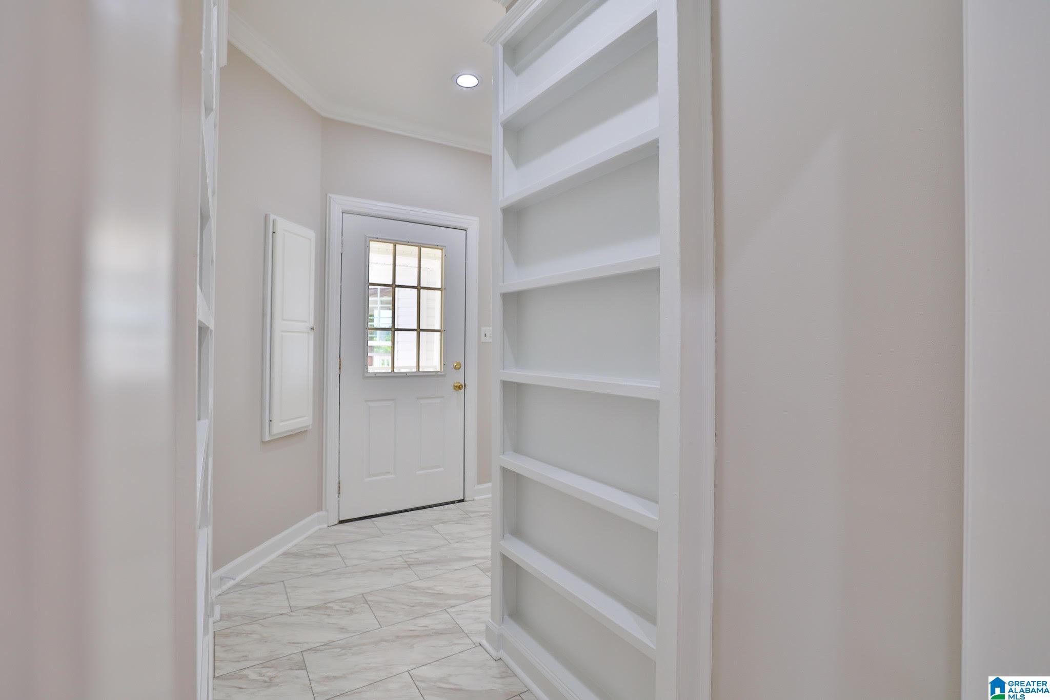 Listing images