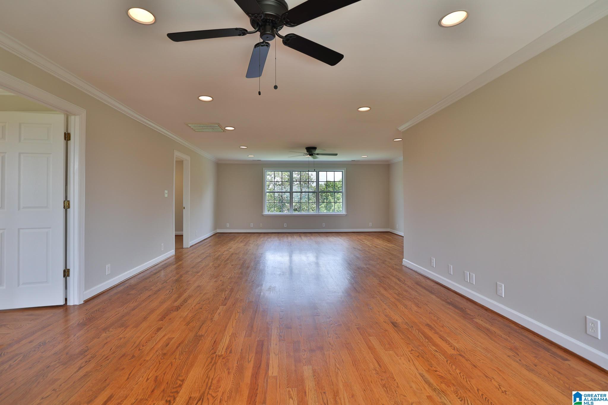 Listing images
