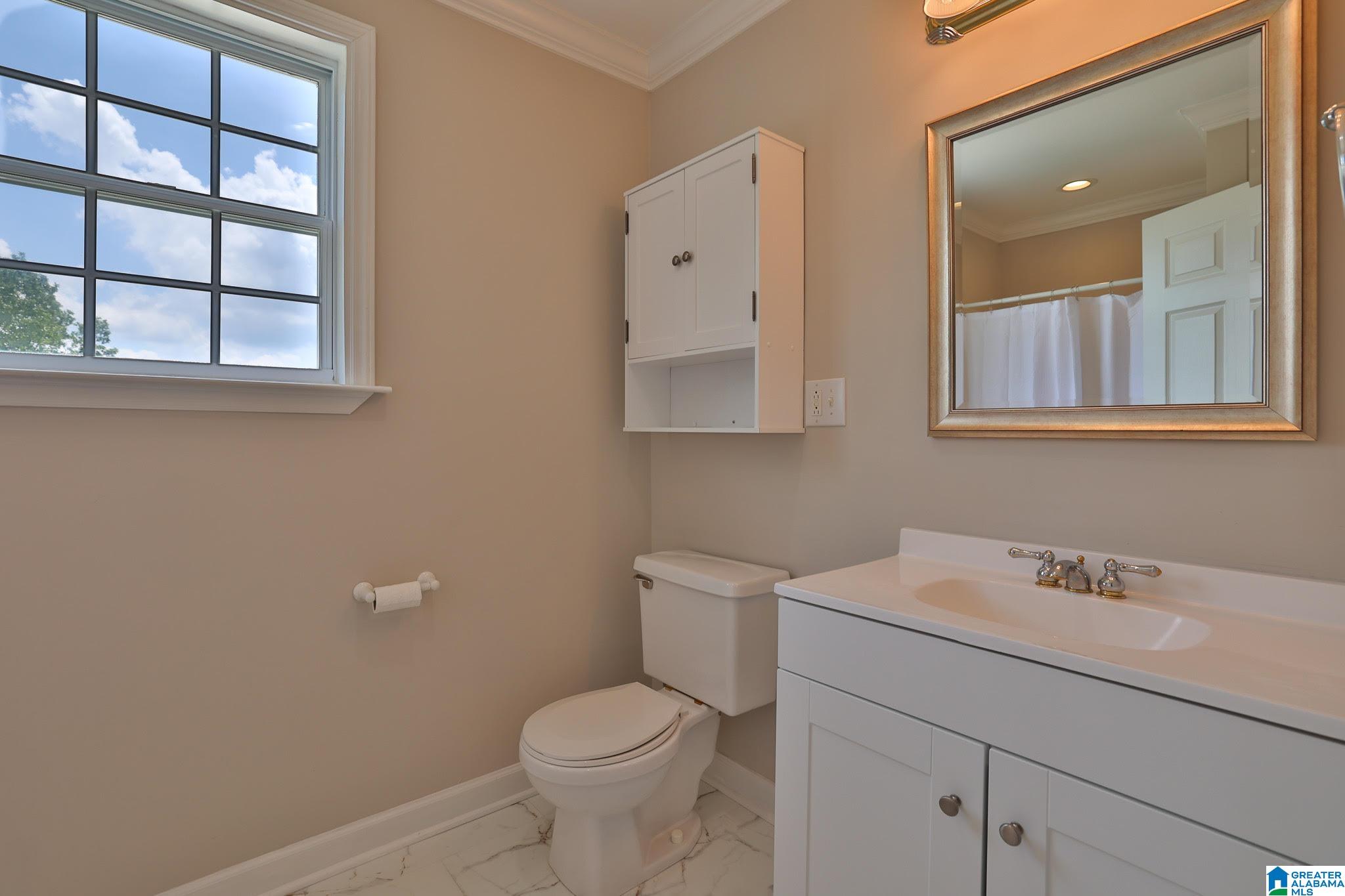 Listing images