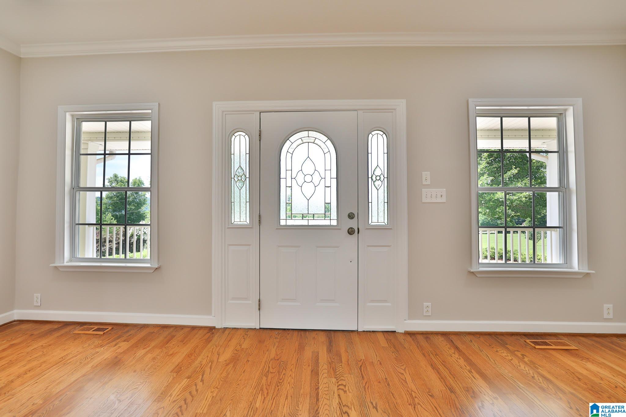 Listing images