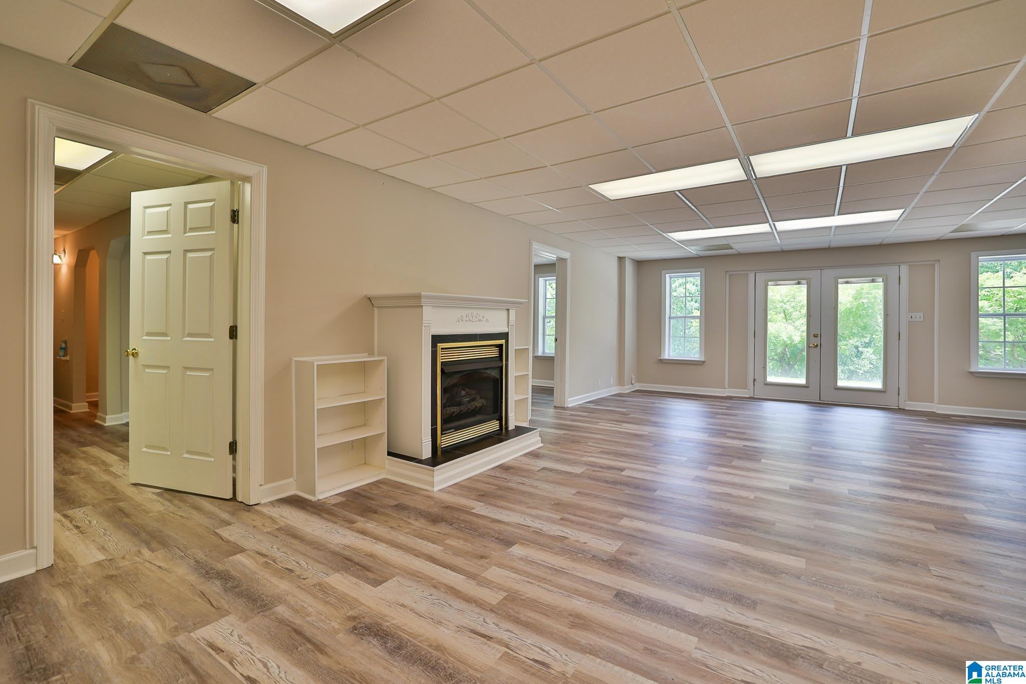 Listing images