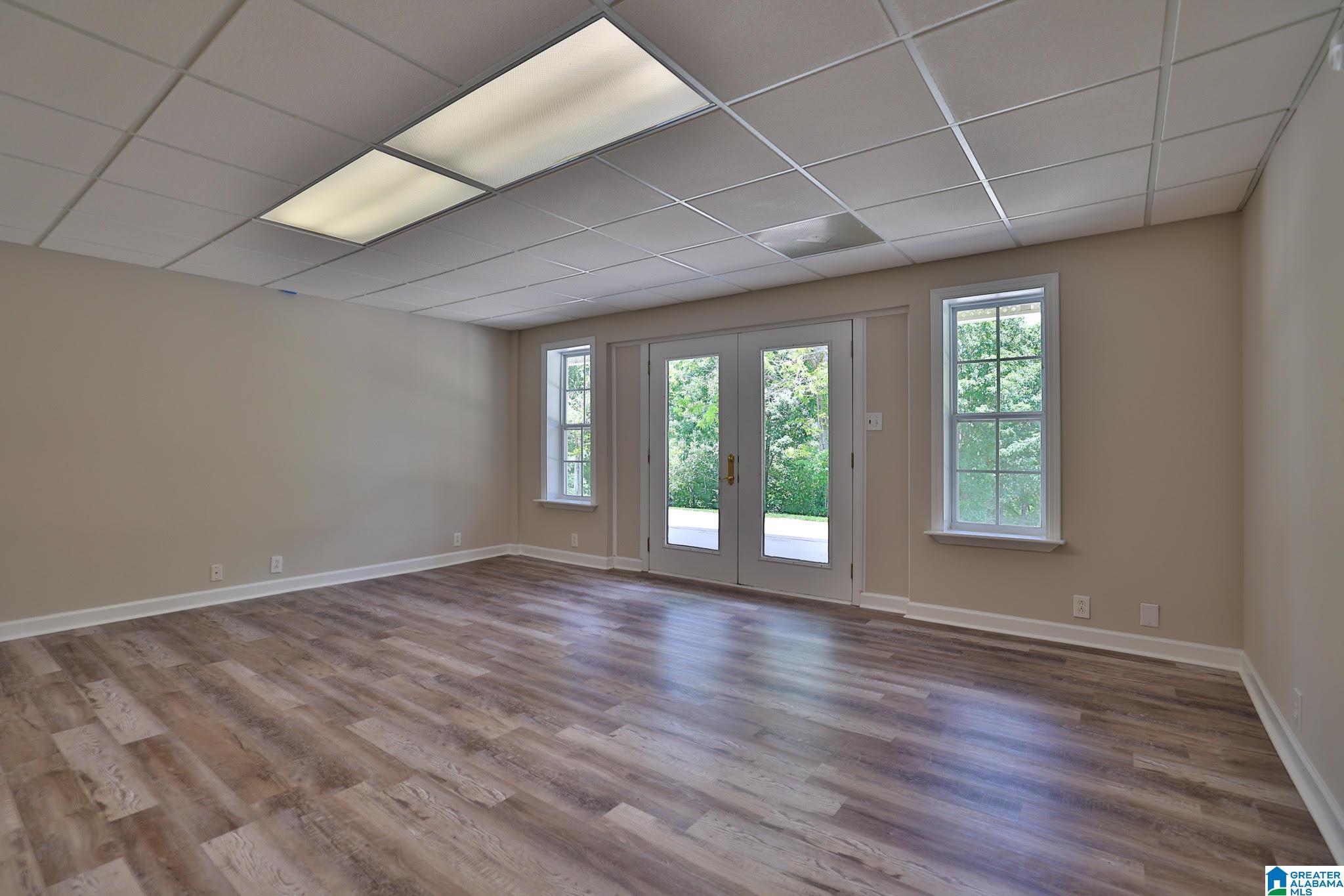 Listing images