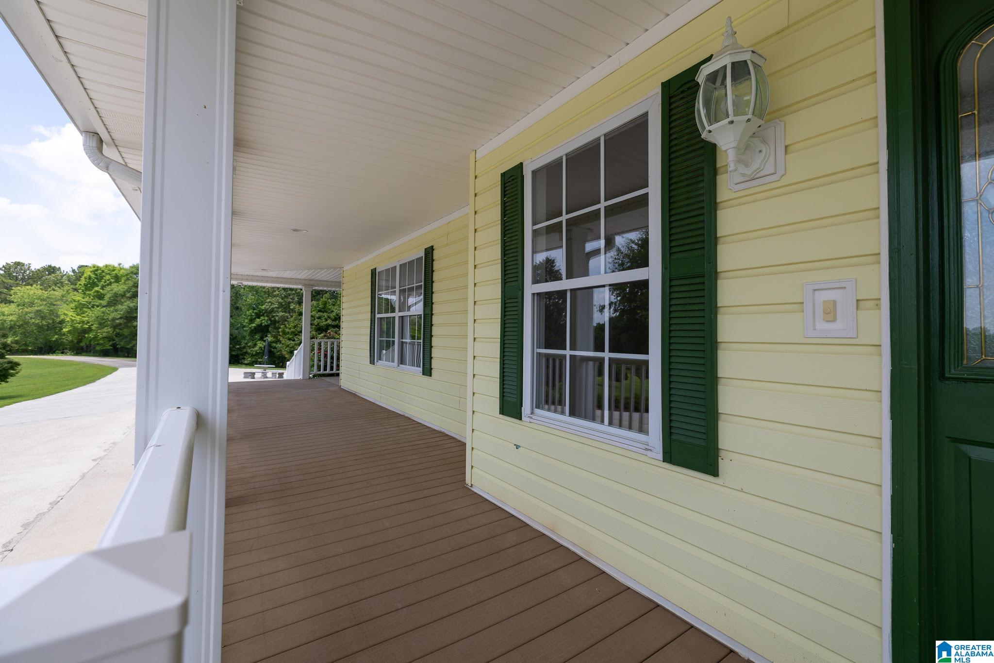 Listing images