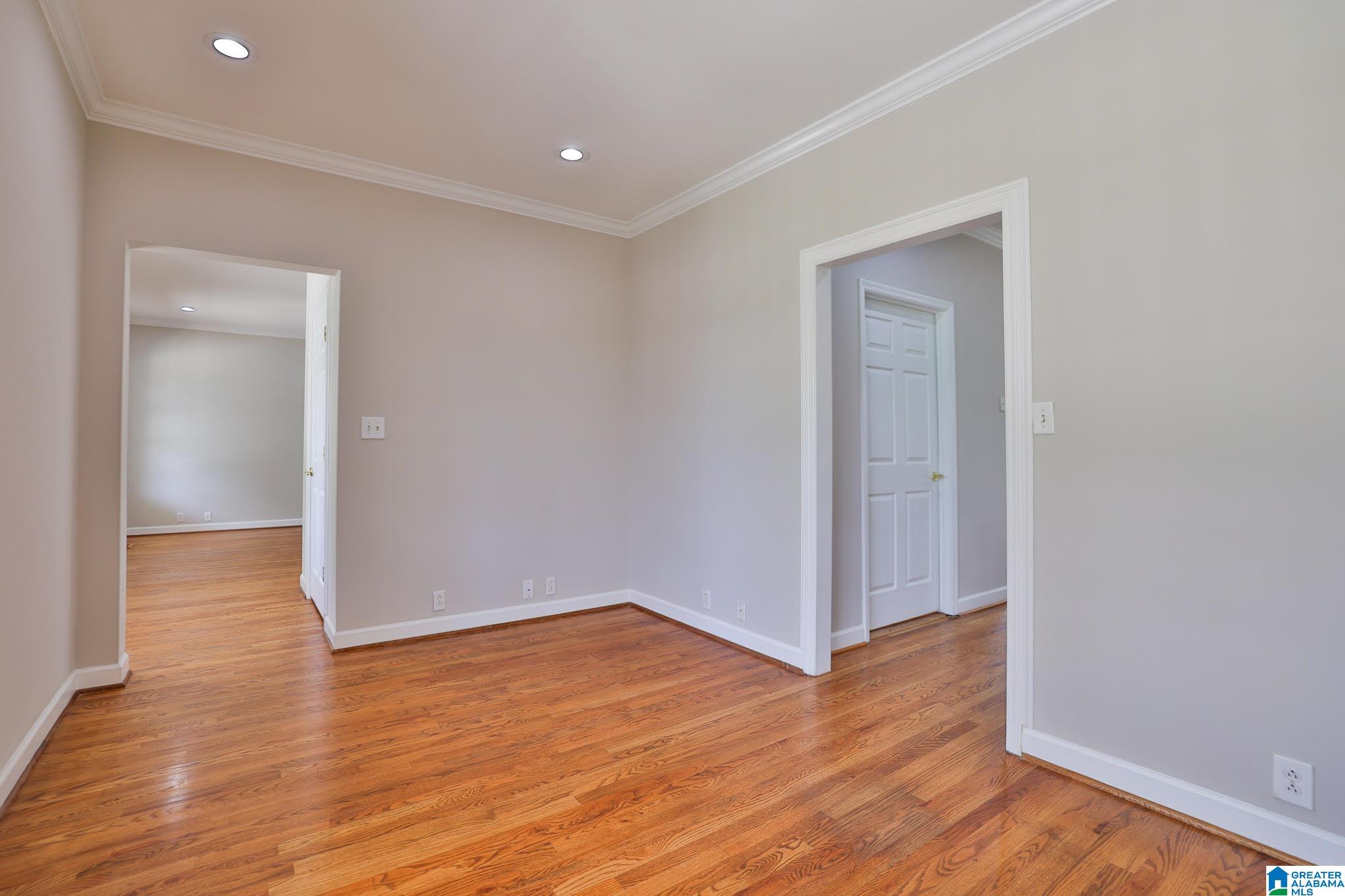 Listing images