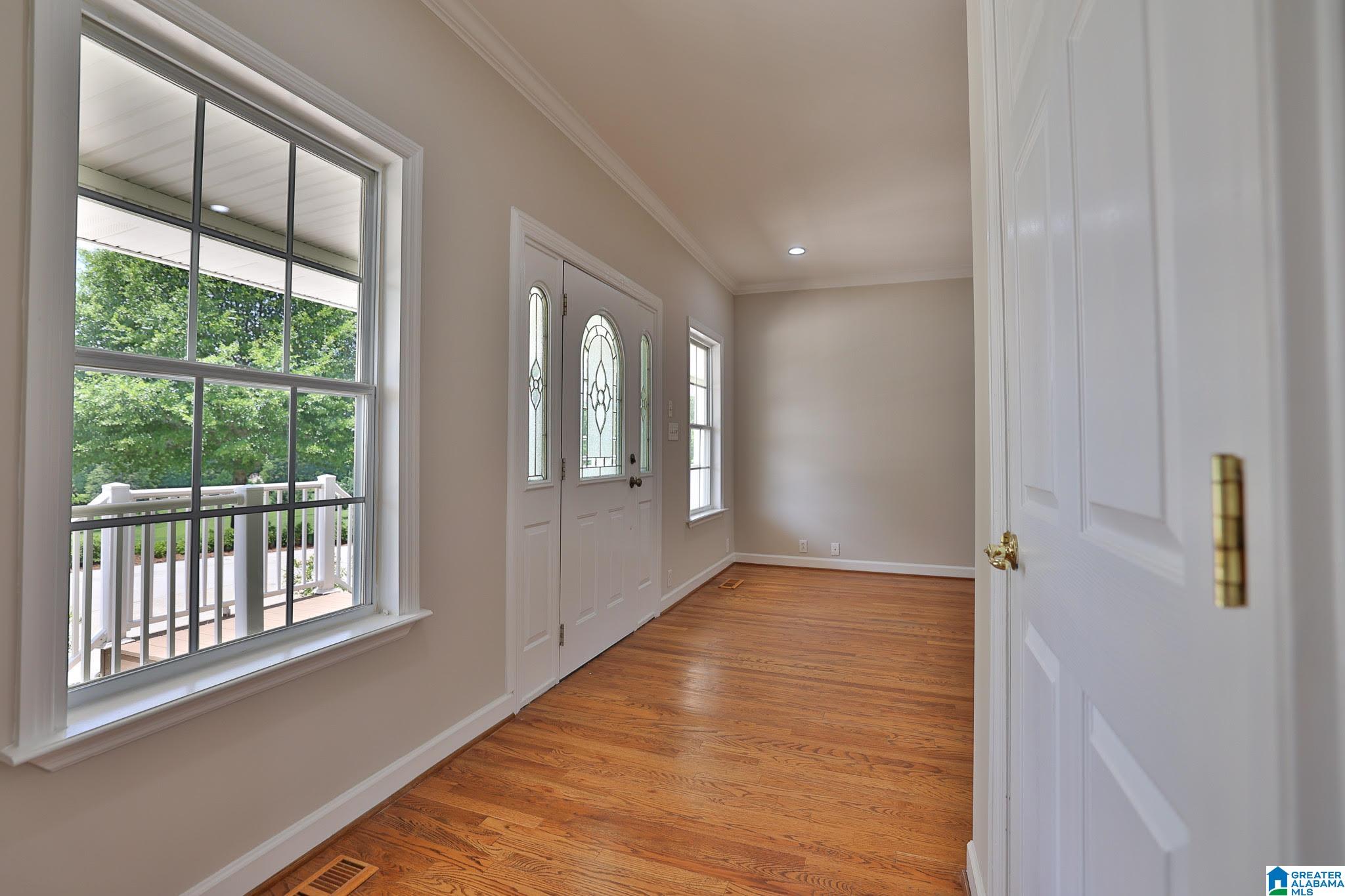 Listing images