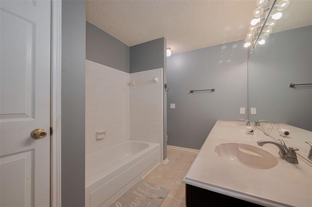 Listing images