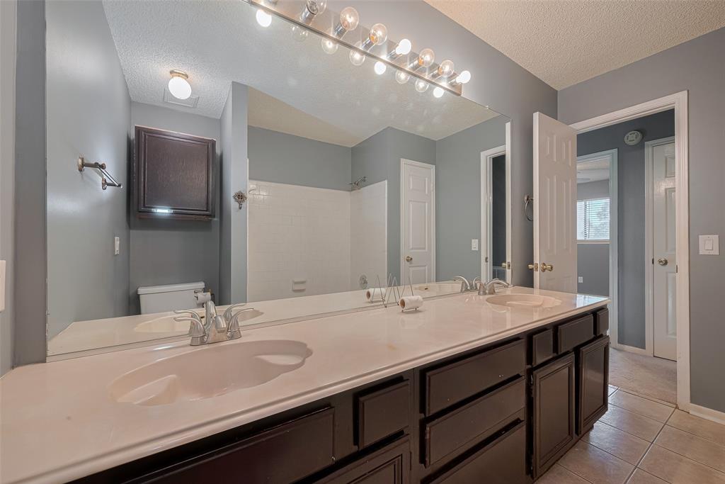 Listing images