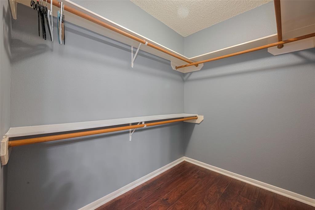 Listing images