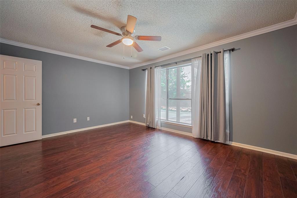 Listing images