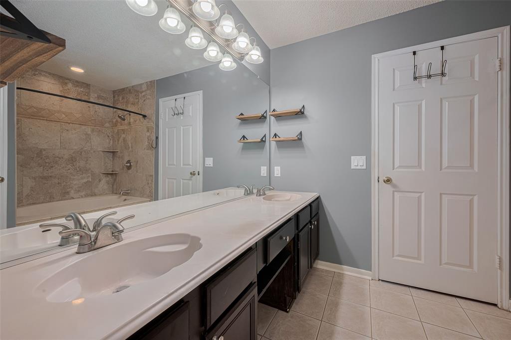 Listing images