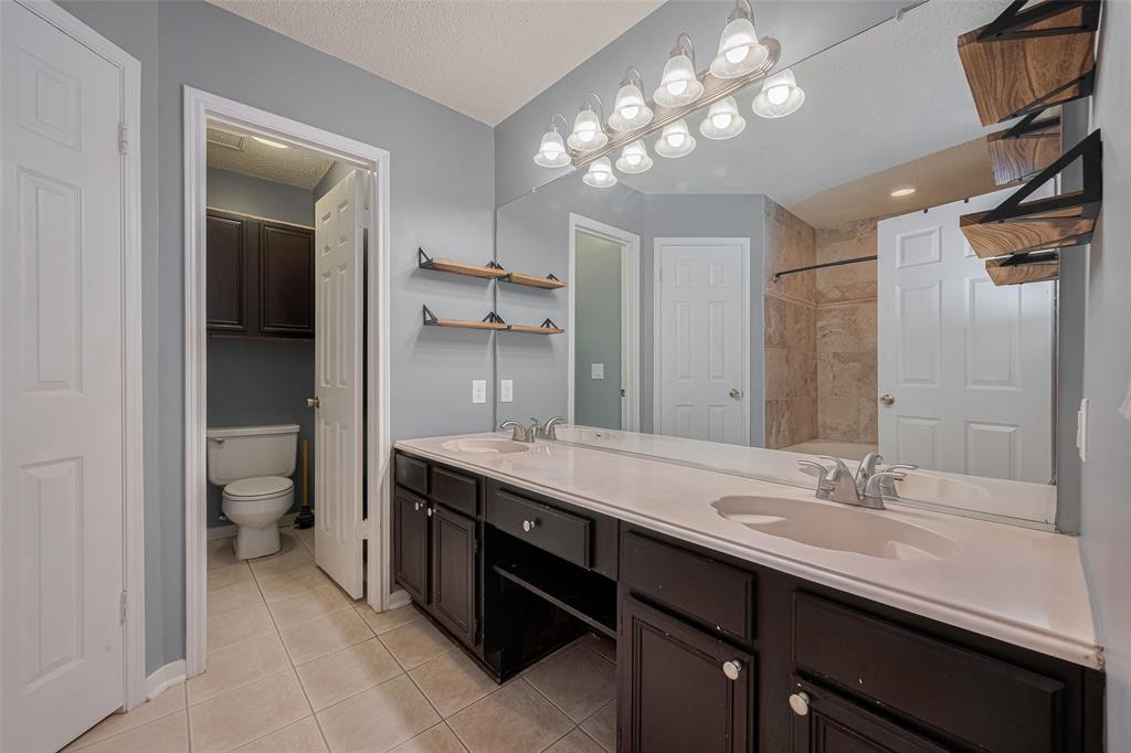 Listing images