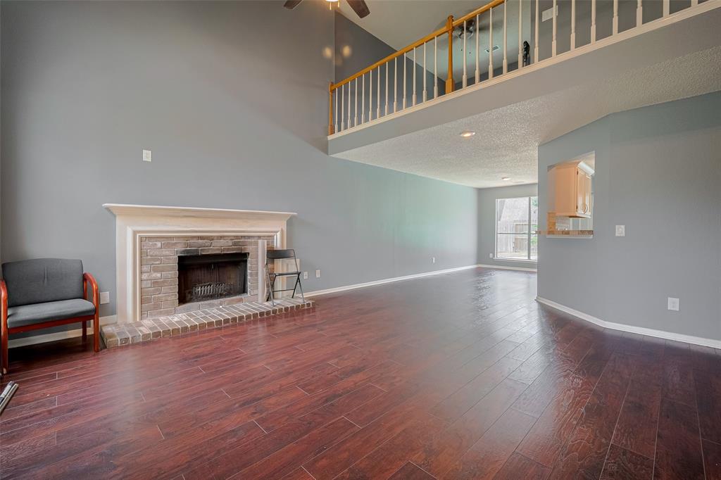 Listing images