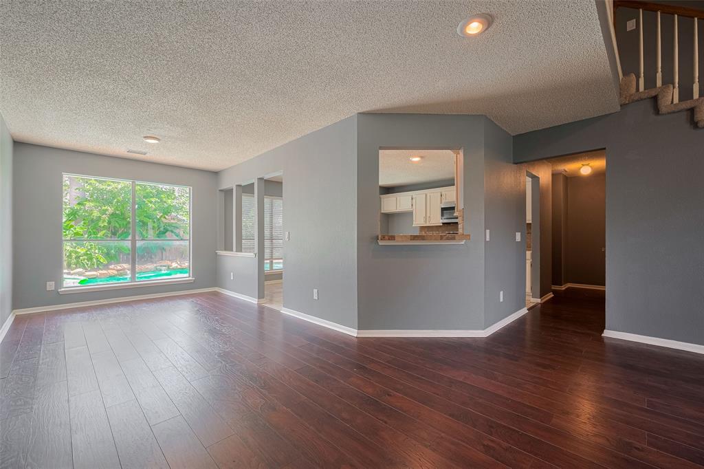 Listing images