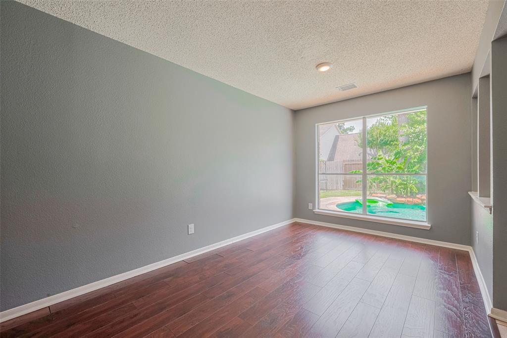 Listing images