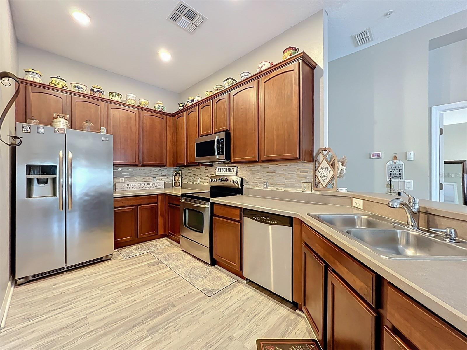 Listing images