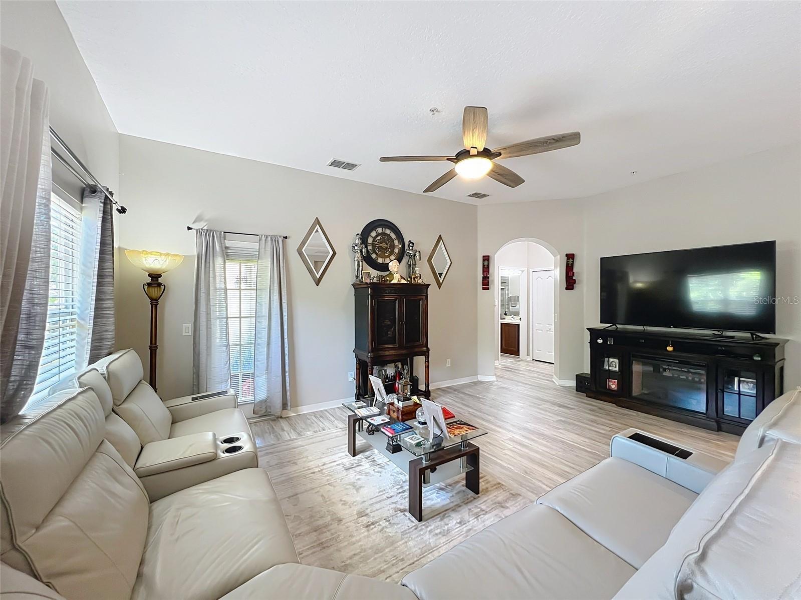 Listing images
