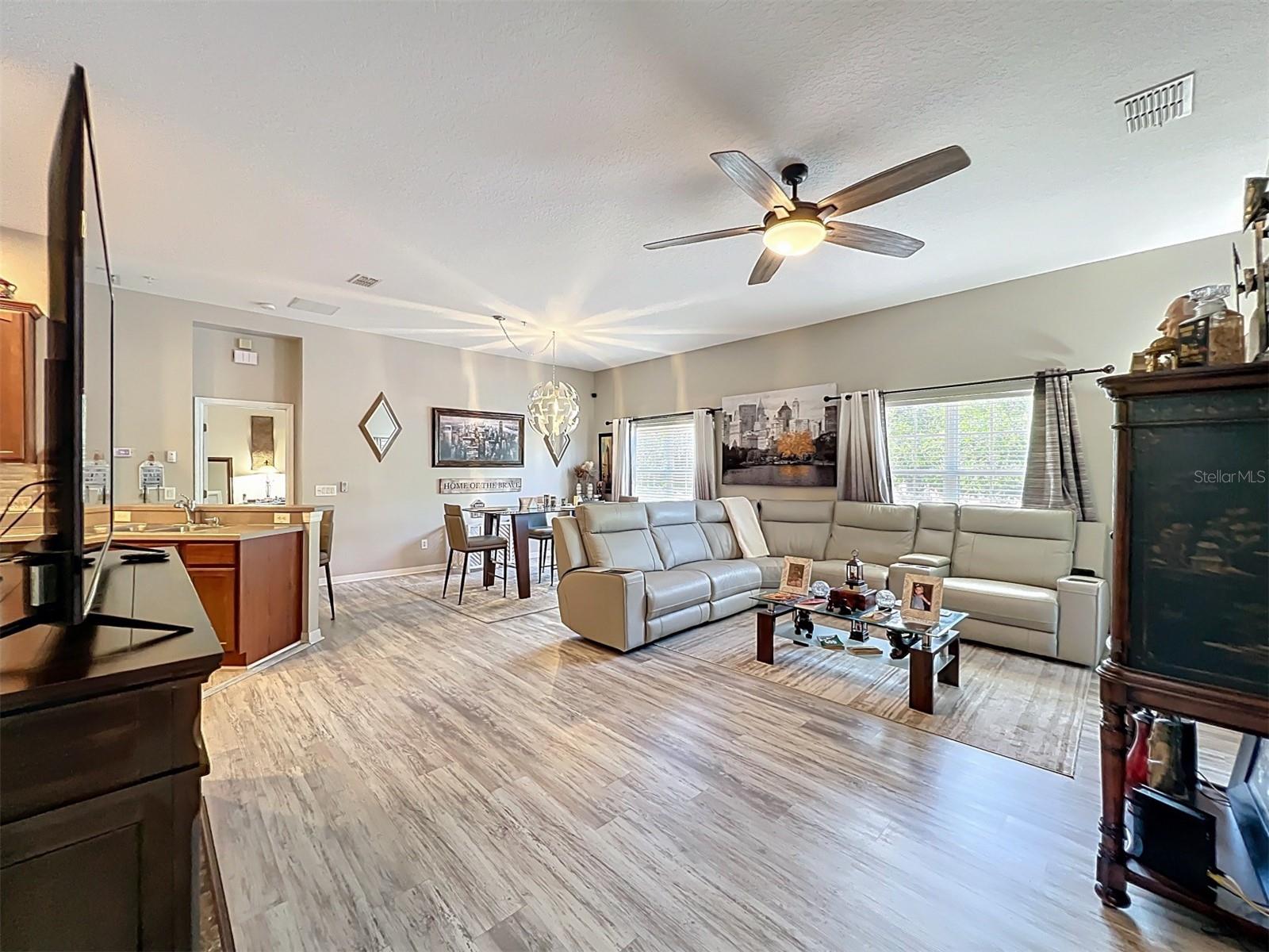 Listing images