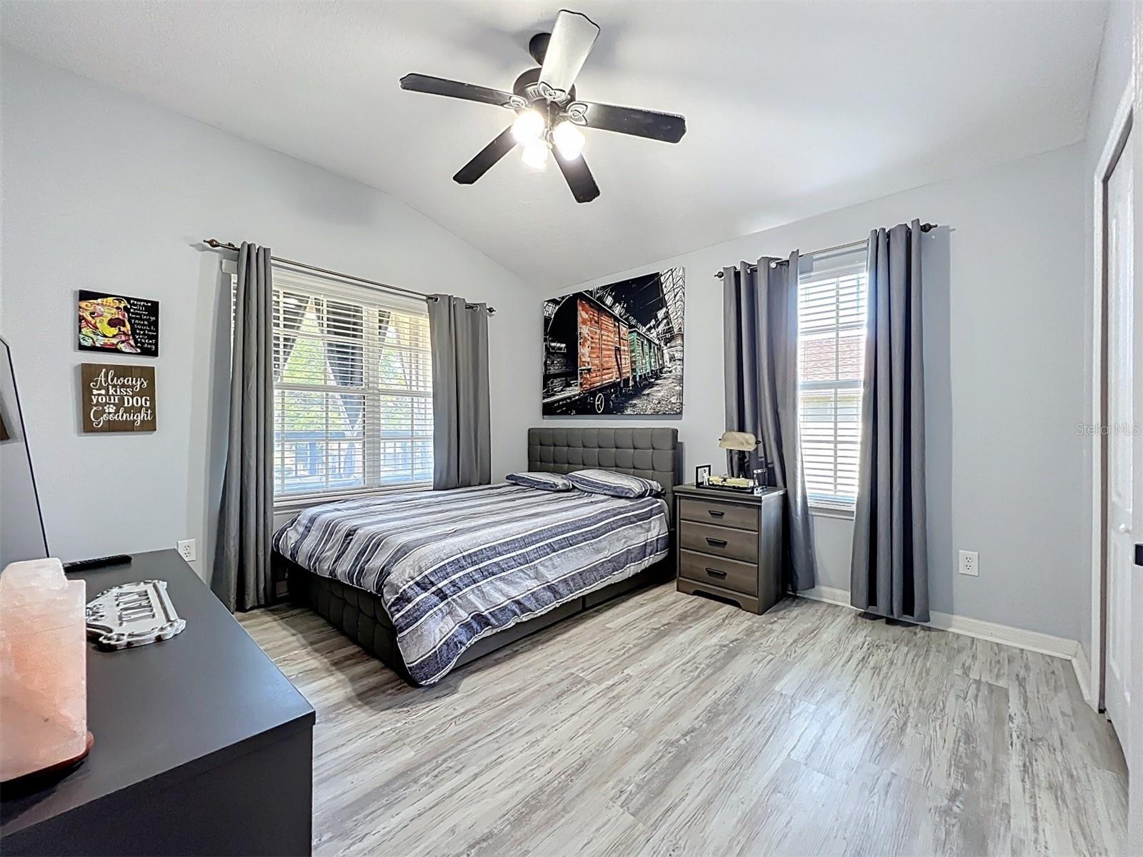 Listing images