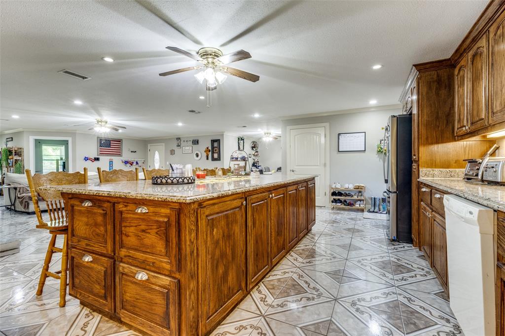 Listing images