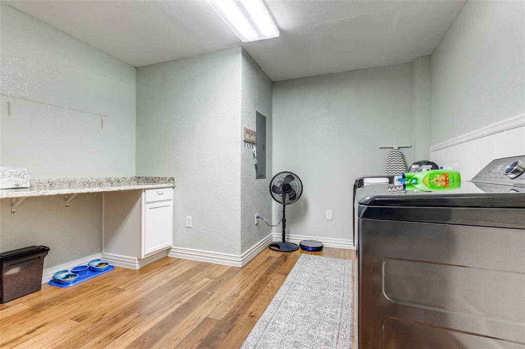 Listing images