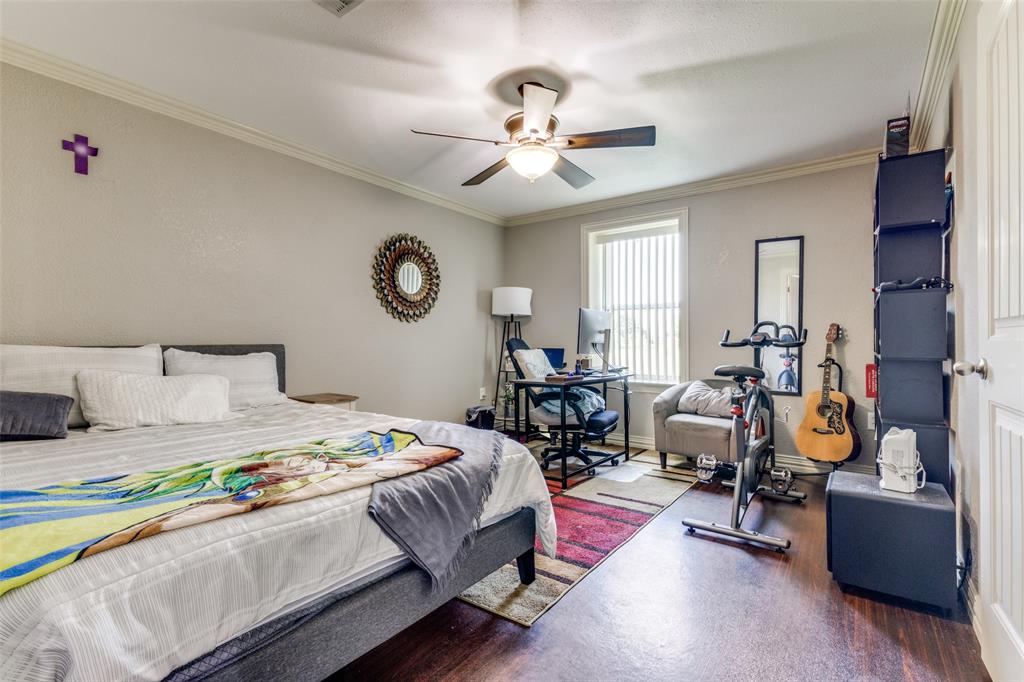 Listing images