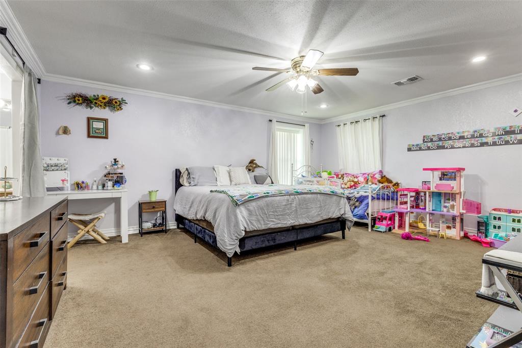 Listing images