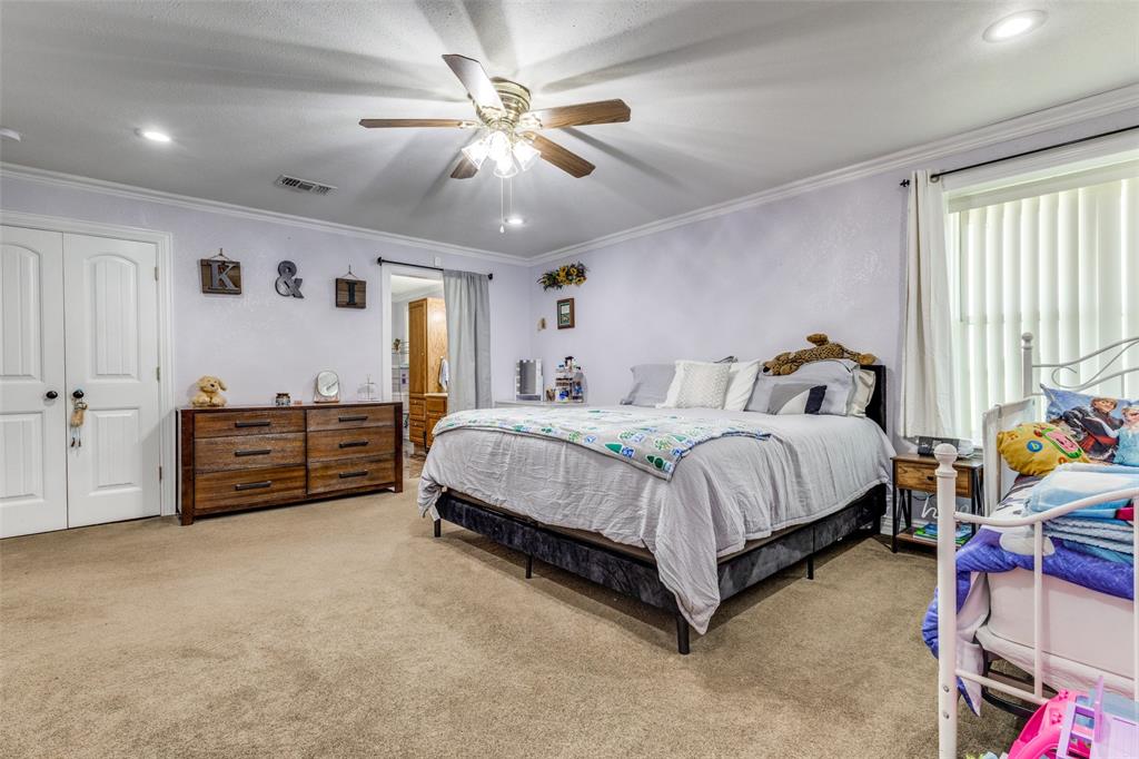 Listing images