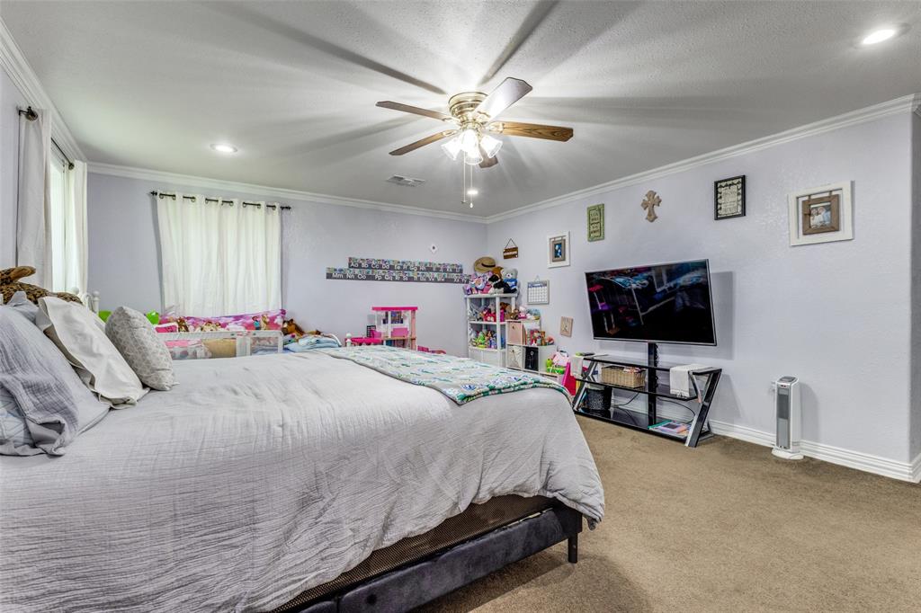 Listing images