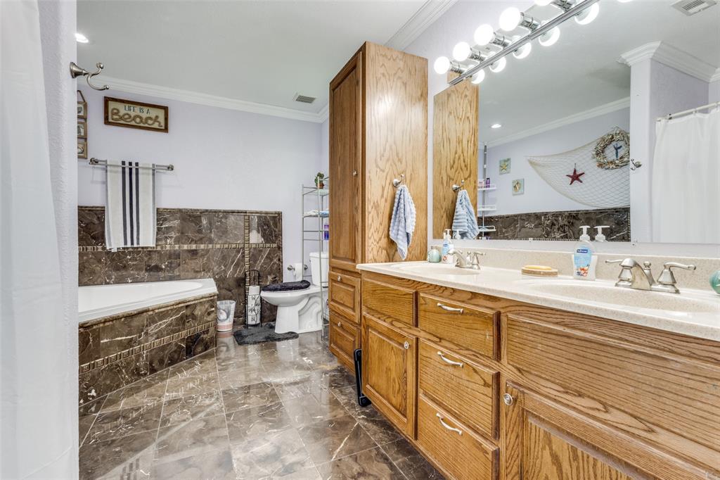 Listing images