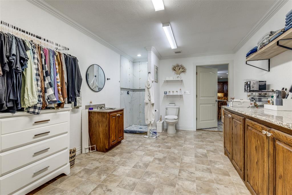 Listing images